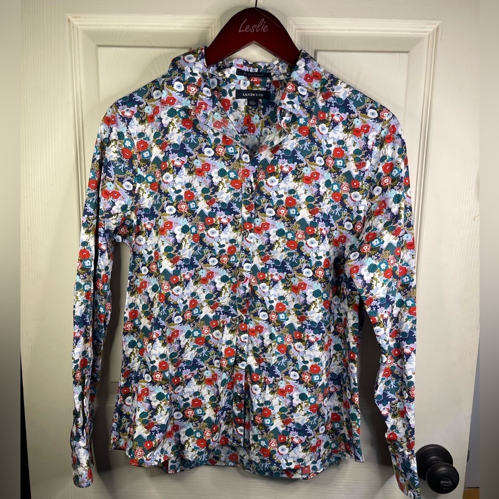 Lands End long‎ sleeve floral button down shirt.    No iron supima
